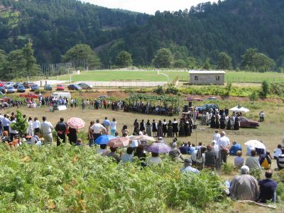 Αποψη της εκδήλωσης του τοπικού ανταμώματος Βλάχων -Αβδέλλα Αυγουστος 2005 τοποθεσία "Μανάκεια"