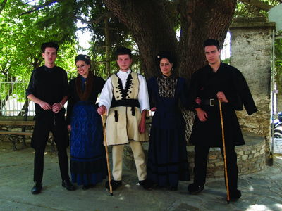  Παραδοσιακές στολές του Λιβαδίου Ολύμπου