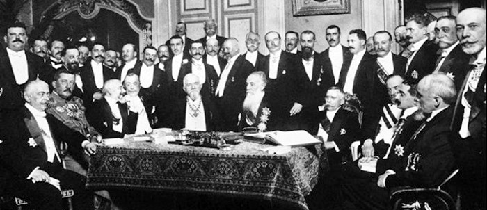 Αντιπροσωπείες των βαλκανικών κρατών κατά την υπογραφή της Συνθήκης του Βουκουρεστίου, 1913
