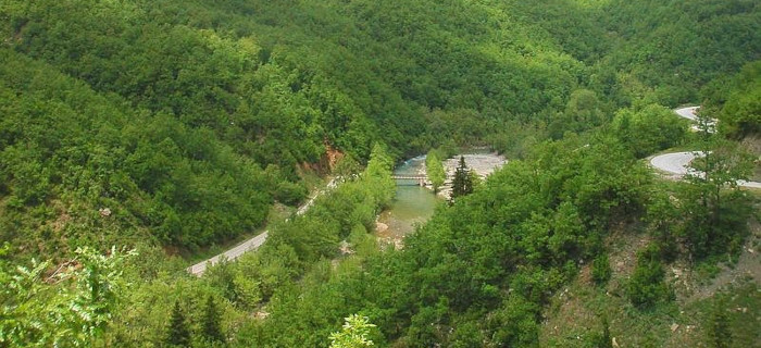 Τζούρτζια - Η γέφυρα πάνω στον Ασπροπόταμο
