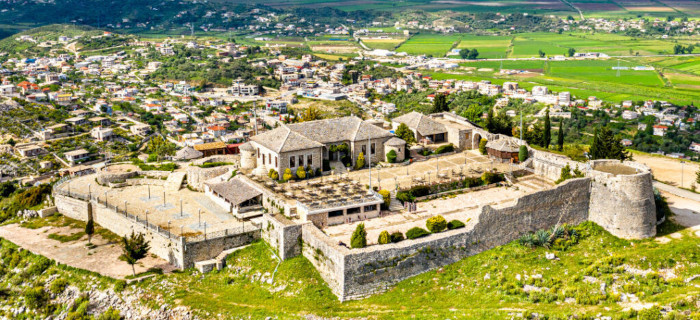 lekuresi castle