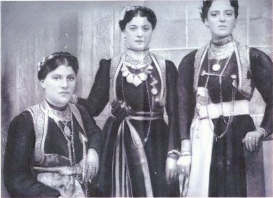 Αρχόντισσες της Κλεισούρας (Καστοριά), αρχές 20ου αιώνα