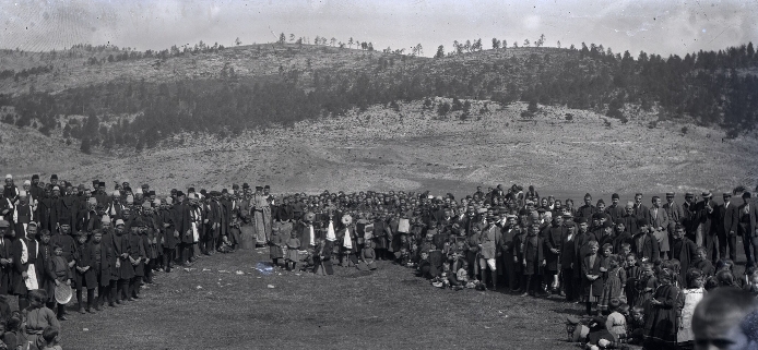 Πανηγύρι στο Ξηρολίβαδο, 1913. Φωτογραφία των αδελφών Μανάκια