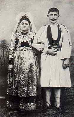 Νύφη και γαμπρός στη Σαμαρίνα 1907