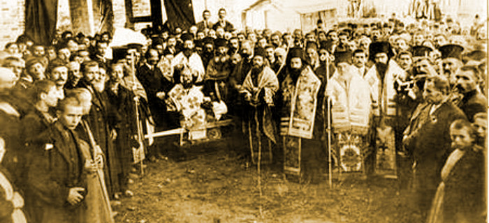 Πάνδημη συμμετοχή στην εξόδιο ακολουθία του Μητροπολίτη Αιμιλιανού στα Γρεβενά.
